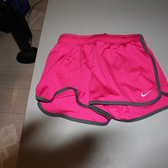Pink Nike Dri Fit  Shorts Size Medium - Picture 1 of 3
